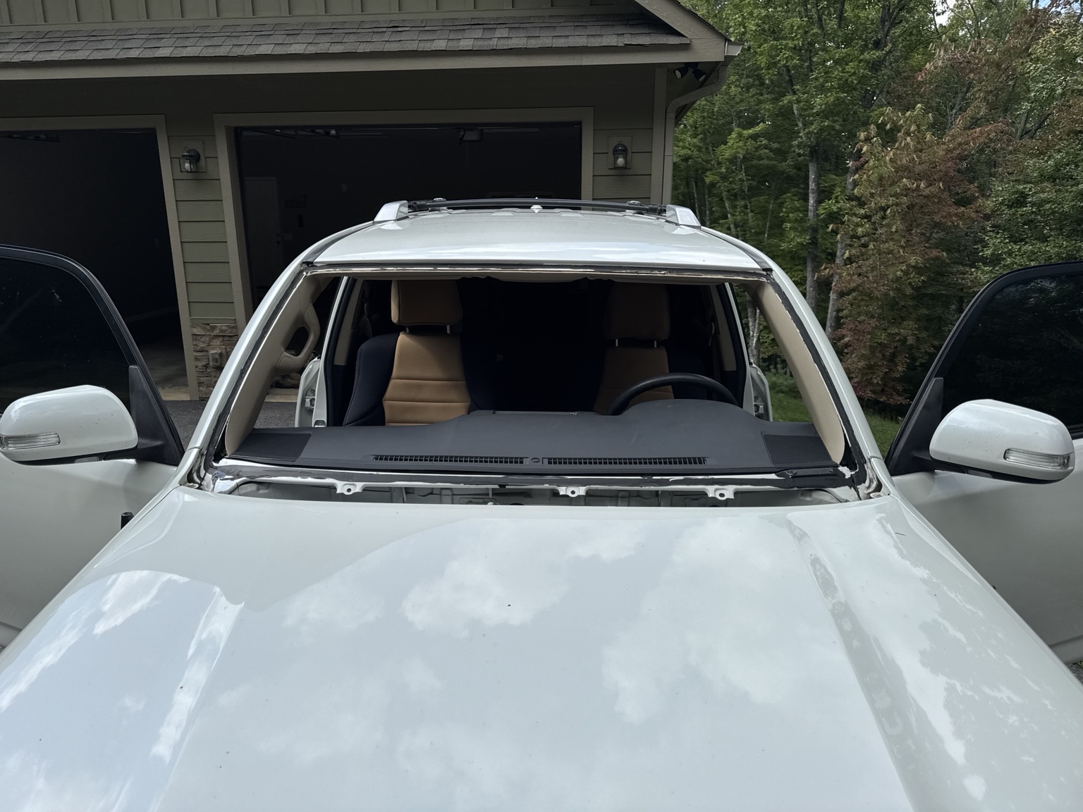 Vehicle windshield service